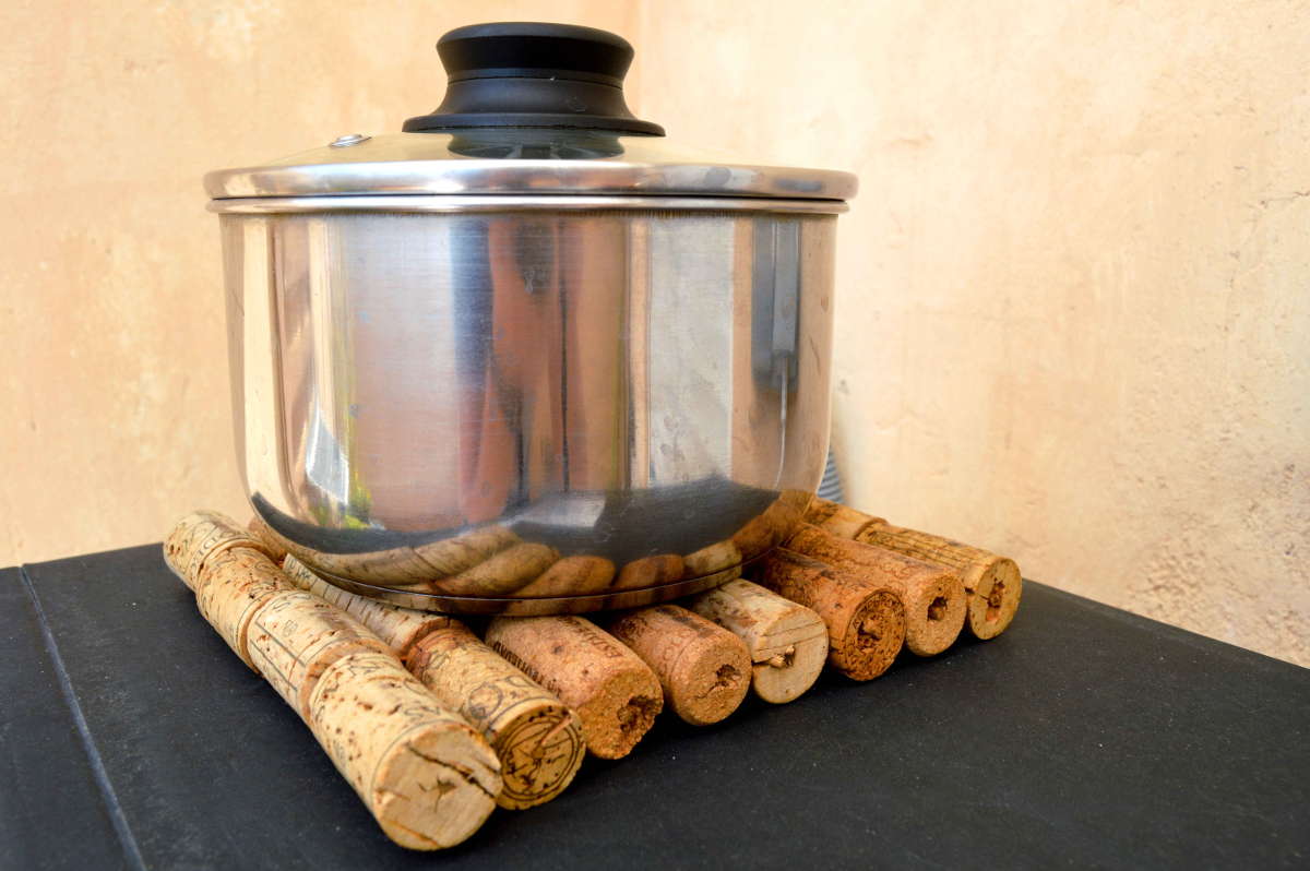 DIY Kitchen trivet with cork wine covers